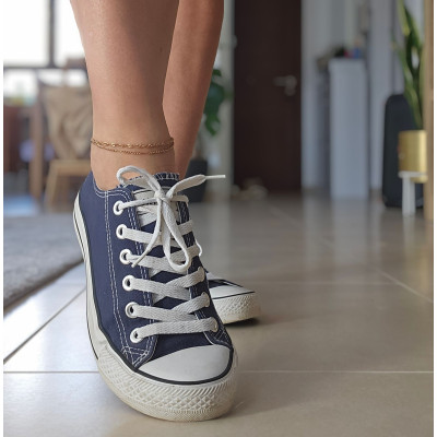Blaue Stoffsneaker